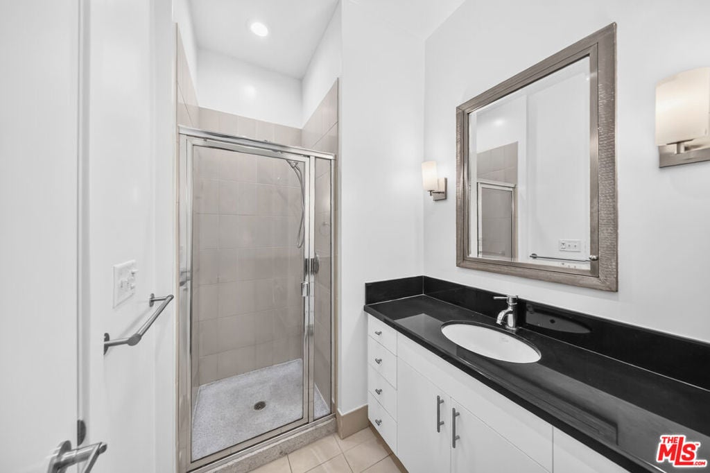 3810 Wilshire Boulevard 1108