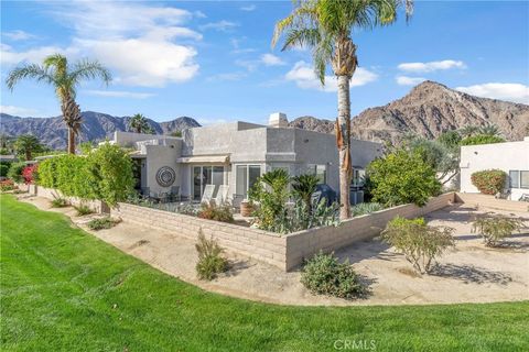 Photo of 48558 Via Amistad, La Quinta, CA 92253 (MLS # IG26009023)