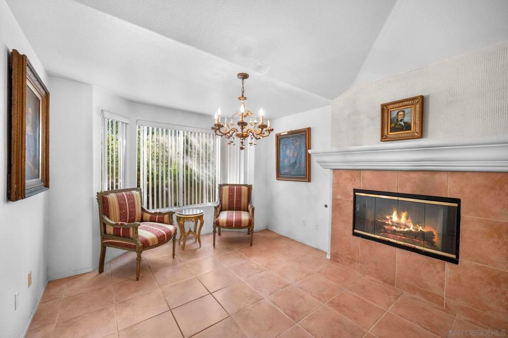 listing image 130725387734268467415