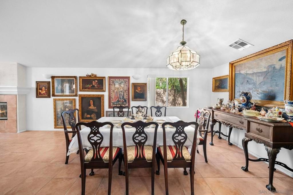 listing image 130721889130278208165