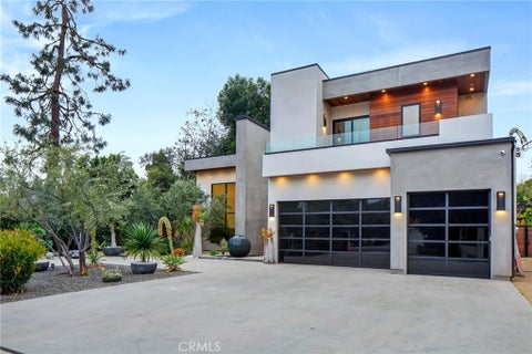 Photo of 6029 Melvin AVE, Tarzana, CA 91356 (MLS # SR26231670)