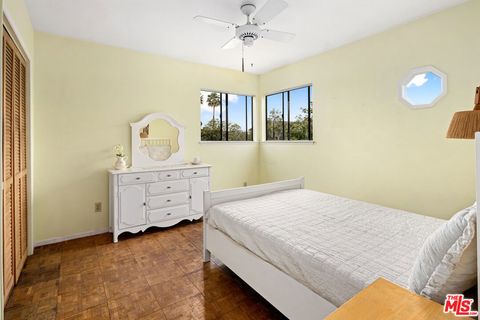 Tiny photo for 3604 Moore Street, Los Angeles, CA 90066 (MLS # 26661031)