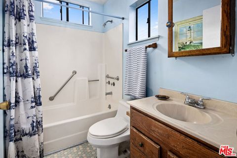 Tiny photo for 3604 Moore Street, Los Angeles, CA 90066 (MLS # 26661031)