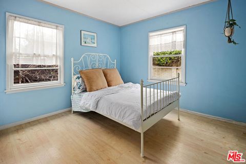 Tiny photo for 3604 Moore Street, Los Angeles, CA 90066 (MLS # 26661031)