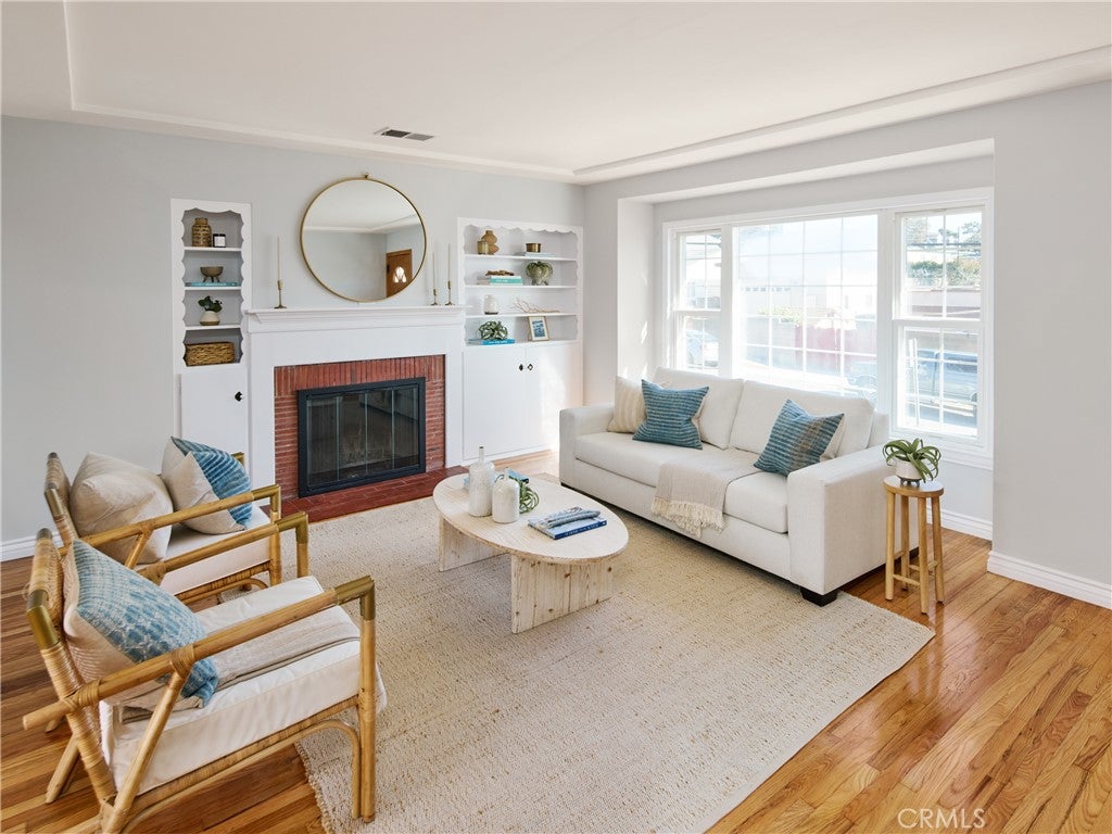 303 E Walnut