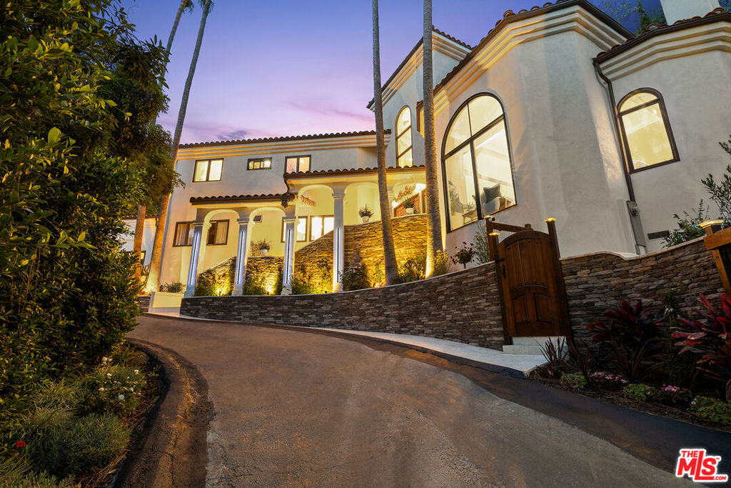 2468 Coldwater Canyon Drive