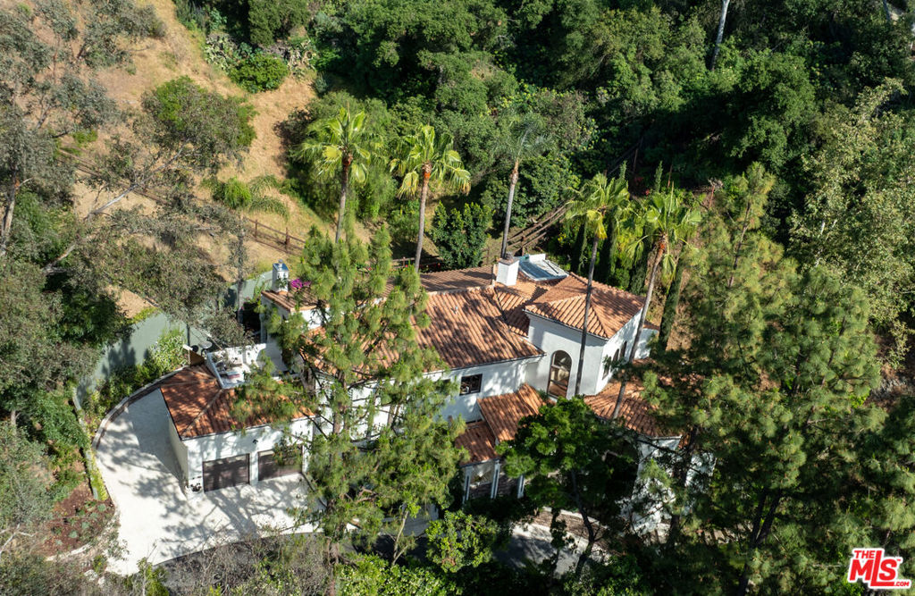 2468 Coldwater Canyon Drive