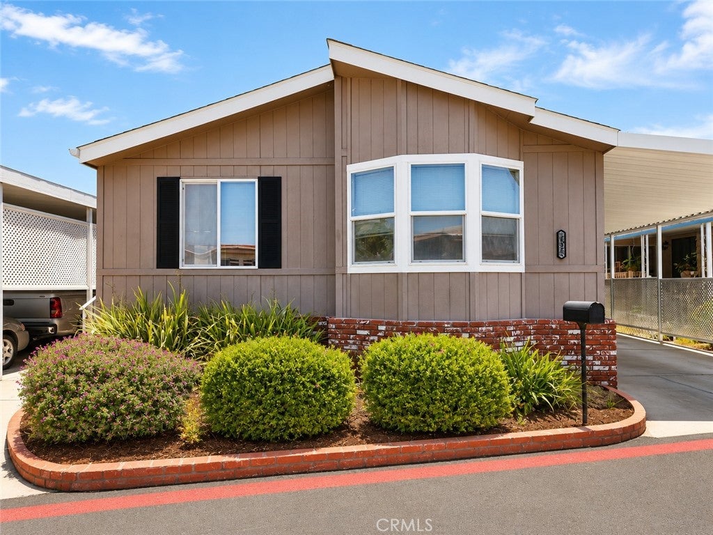 19361 Brookhurst