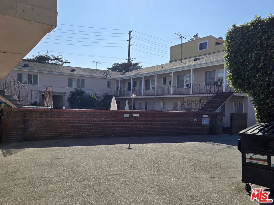 4141 Los Feliz Boulevard
