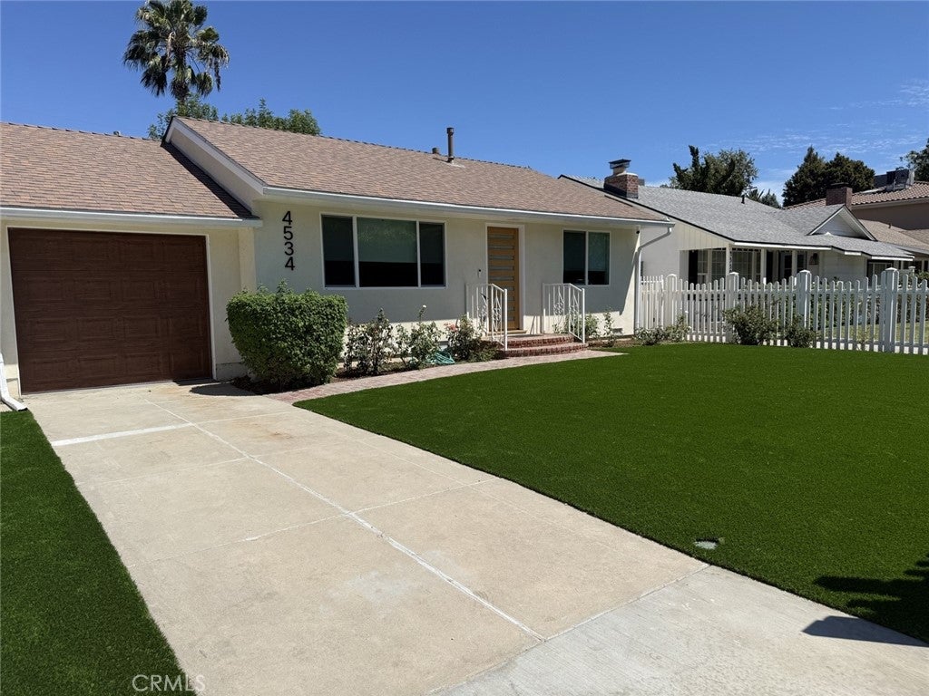 Photo of 4534 Lennox, Sherman Oaks, CA 91423 (MLS # OC26186297)