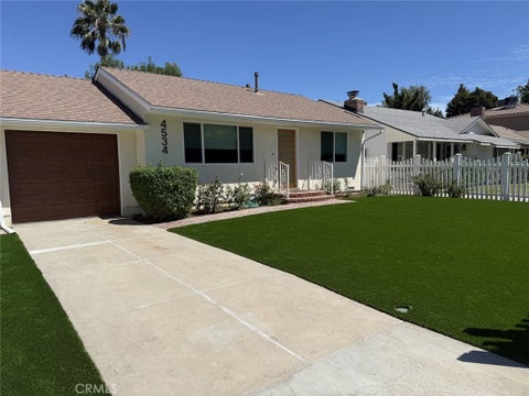 Photo of 4534 Lennox, Sherman Oaks, CA 91423 (MLS # OC26186297)