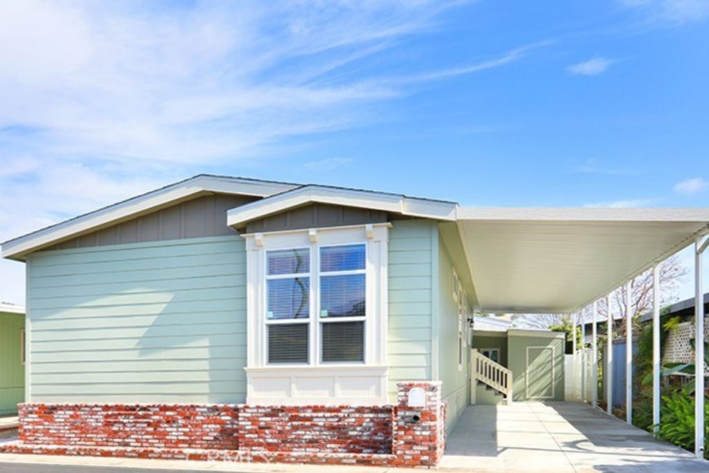 Photo of 46 Estrella, Tustin, CA 92780 (MLS # OC26095154)