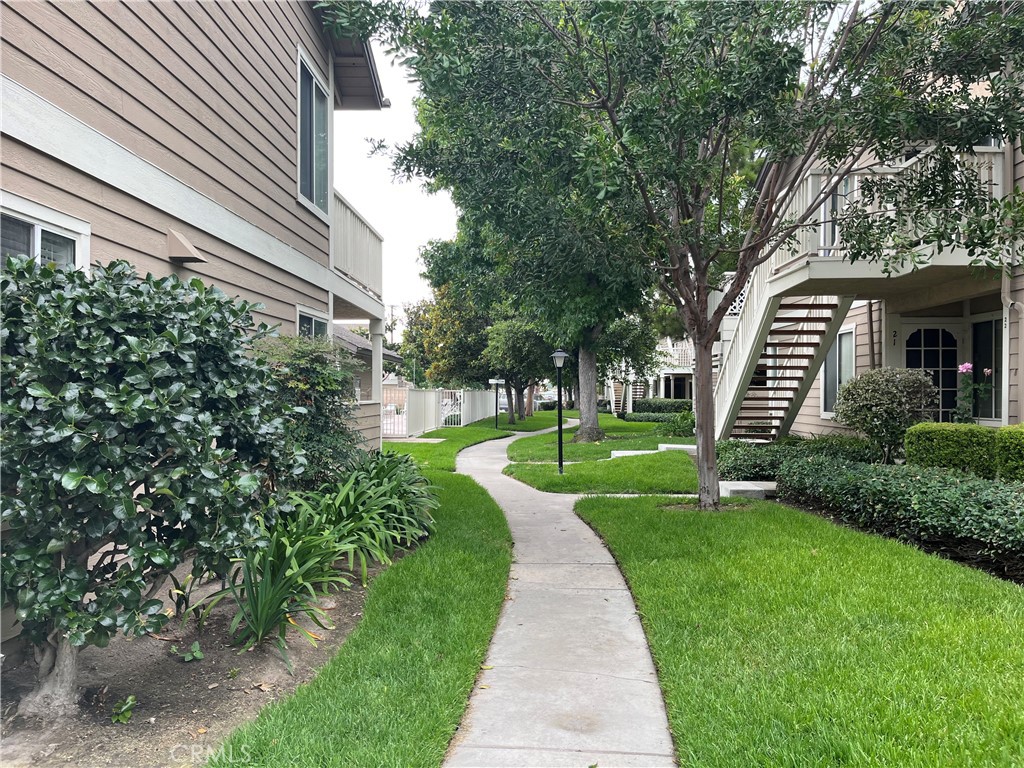 6951 Knollcrest 56