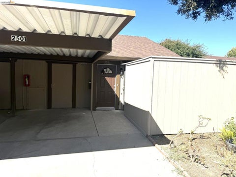 Photo of 2501 Hampton Ln Ln, Antioch, CA 94509 (MLS # 41141753)