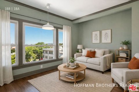 Photo of 254 Vendome St, Los Angeles, CA 90057 (MLS # 26665917)