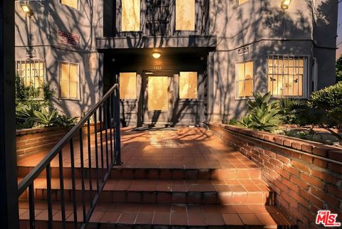 Photo of 1513 W 12th Place, Los Angeles, CA 90015 (MLS # 26644945)