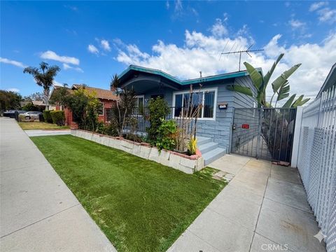 Photo of 1425 W Gage Avenue, Los Angeles, CA 90047 (MLS # DW26115444)