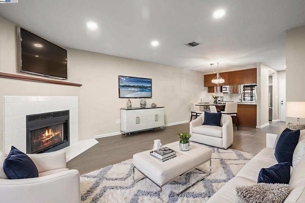 EAST GATE - Residential