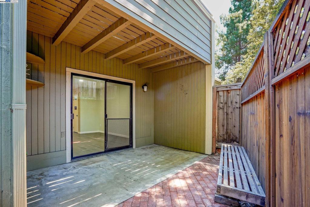EAST GATE - Residential