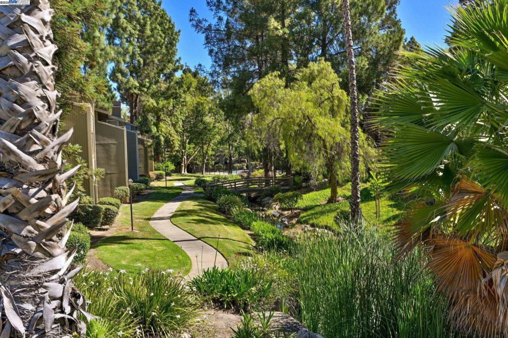 EAST GATE - Residential