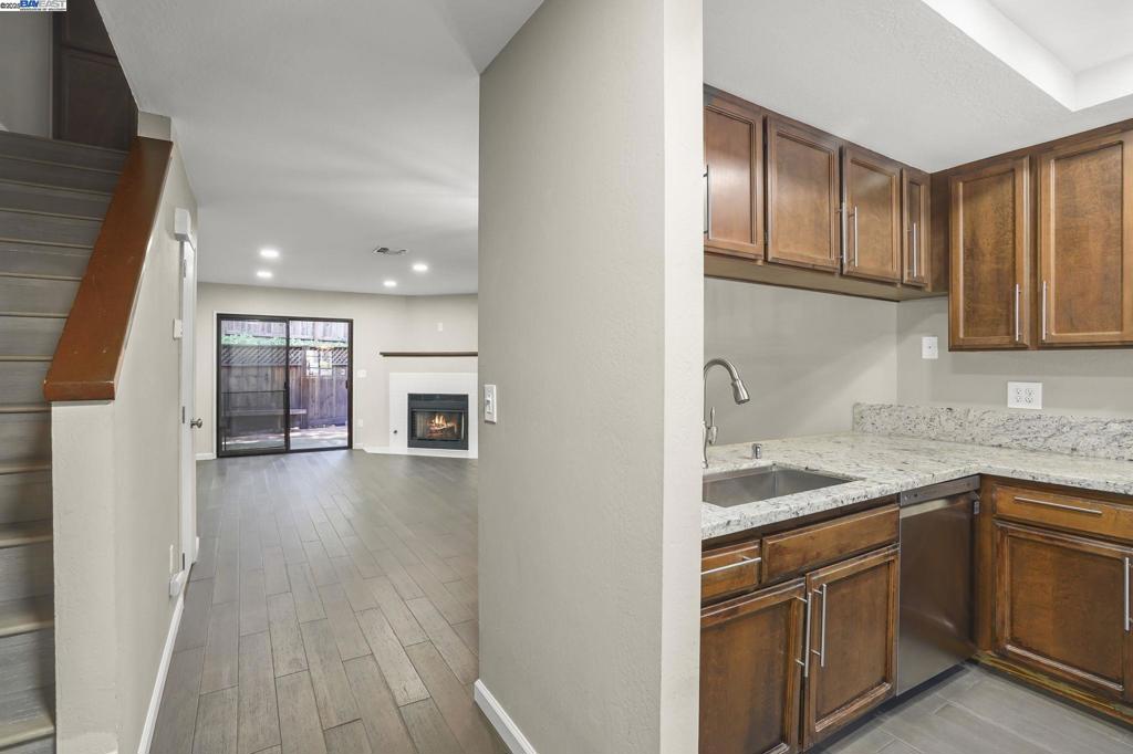 EAST GATE - Residential