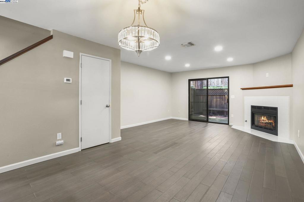 EAST GATE - Residential