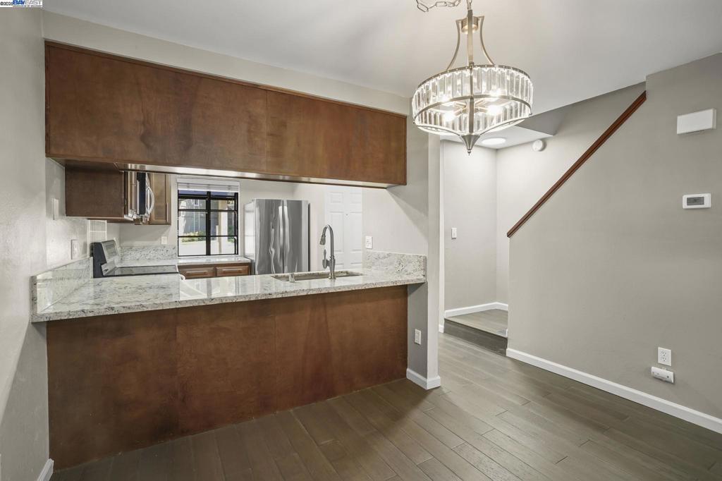 EAST GATE - Residential