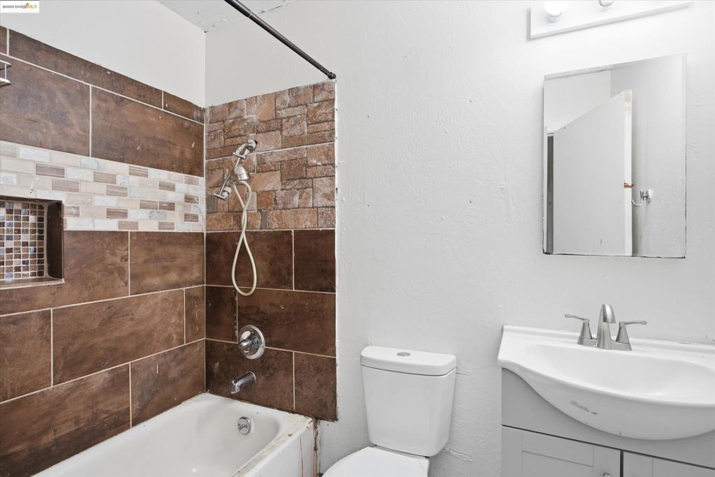 CONTRA LOMA - Residential