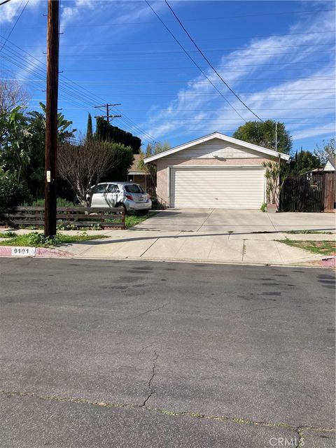 Photo of 9101 Geyser, Northridge, CA 91324 (MLS # SR26019072)