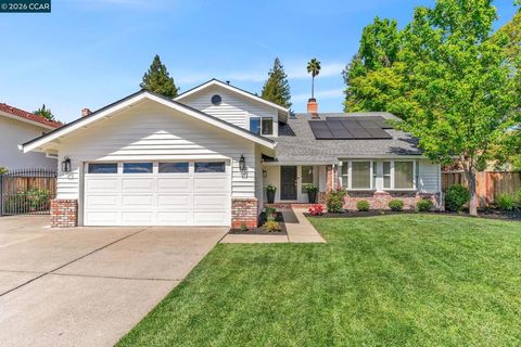 Photo of 880 El Capitan Dr Dr, Danville, CA 94526 (MLS # 41130972)