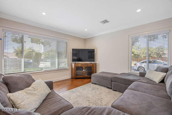 724 American Oaks Avenue