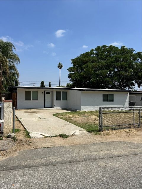 Photo of 18522 7th ST, Bloomington, CA 92316 (MLS # CV26105846)