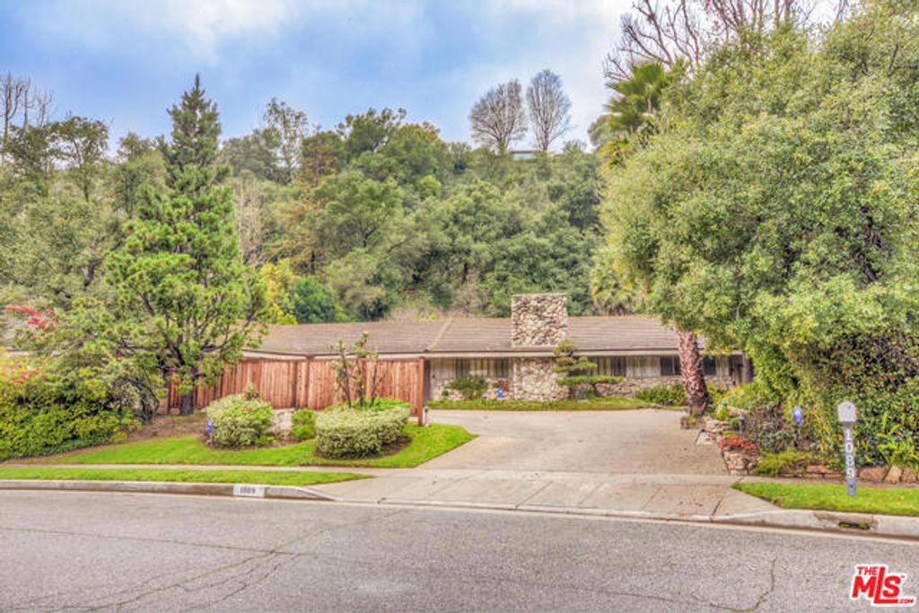 listing image 130725538128506358166