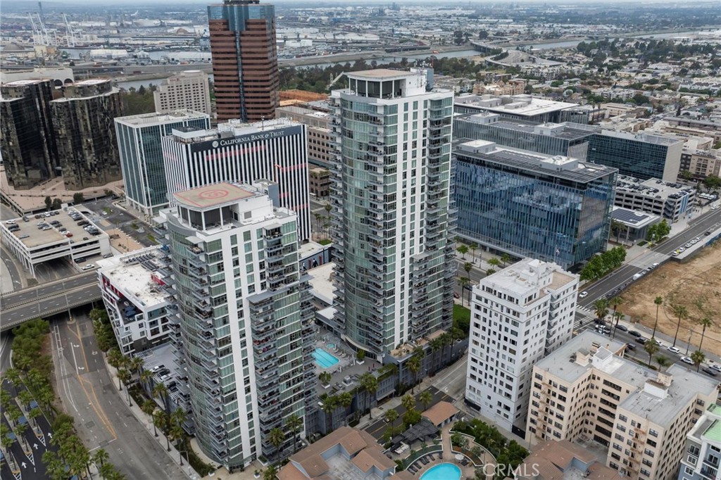 400 W Ocean Boulevard 605