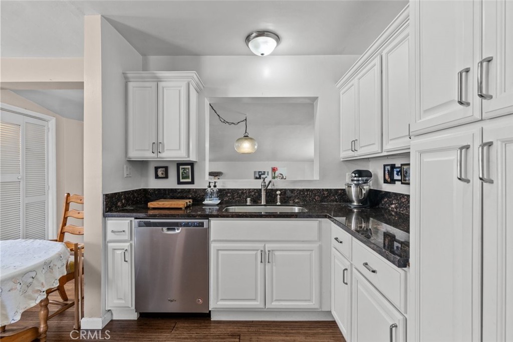 2218 Ximeno Avenue