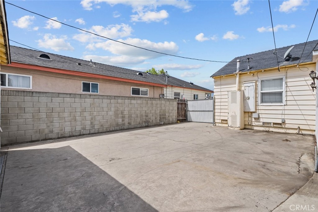 2218 Ximeno Avenue