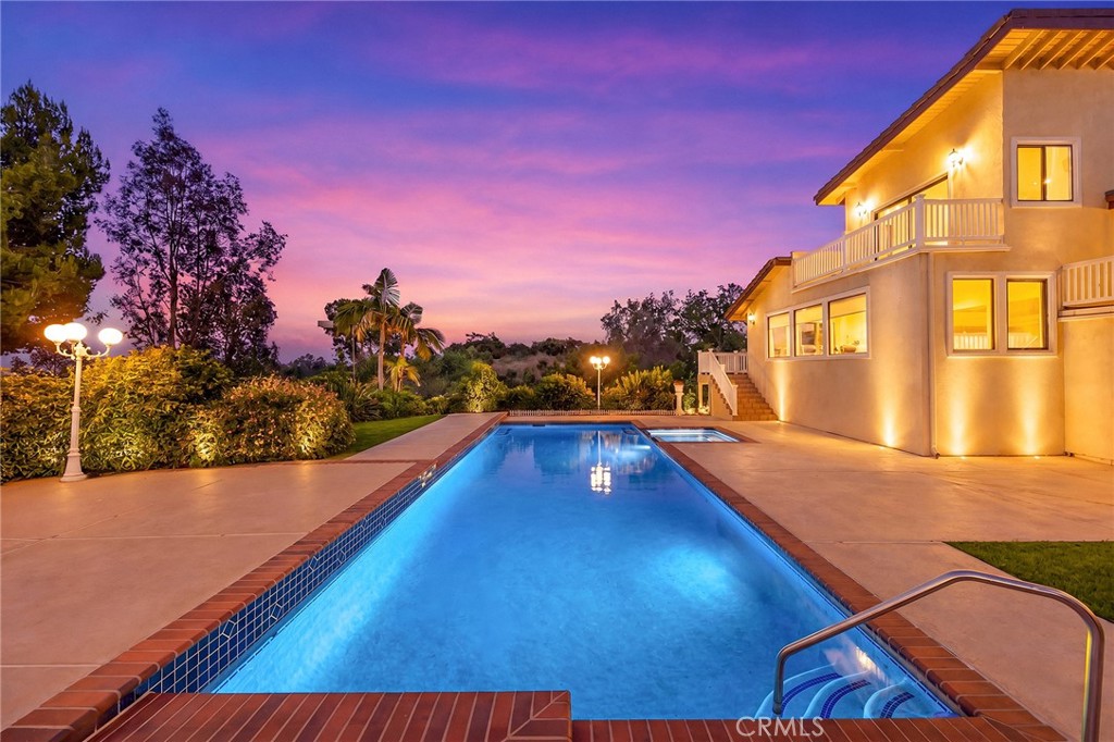 2216 Turnbull Canyon