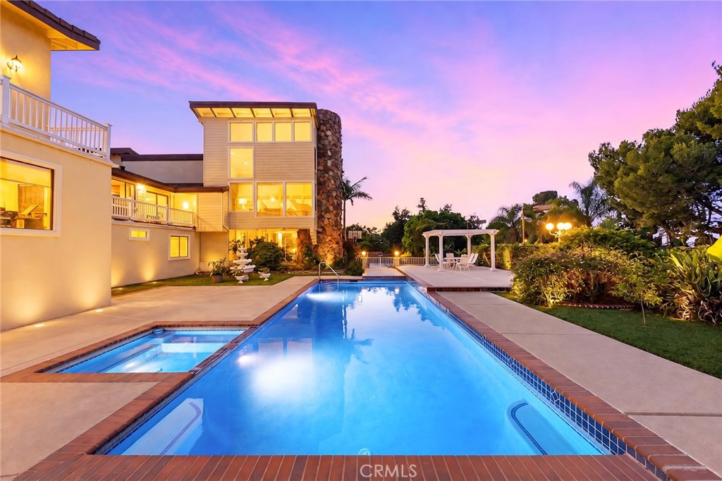 2216 Turnbull Canyon