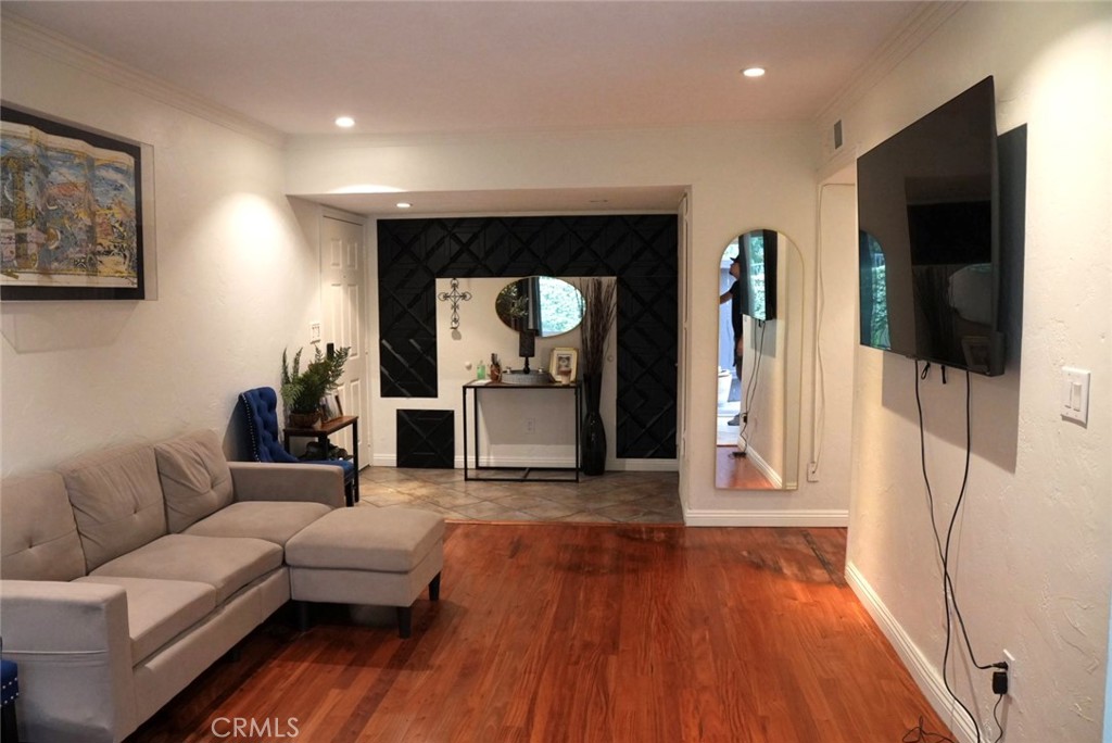 1480 W Lambert 297