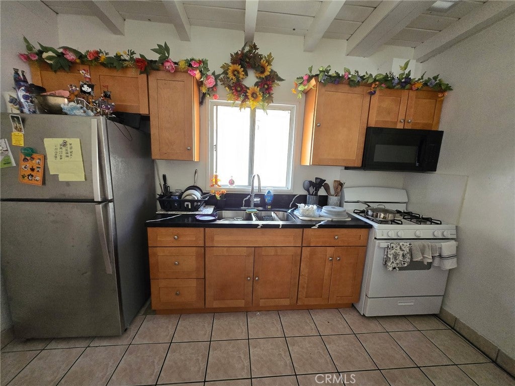 4733 W 159th