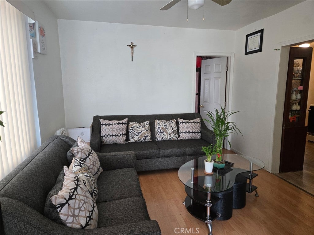 4733 W 159th