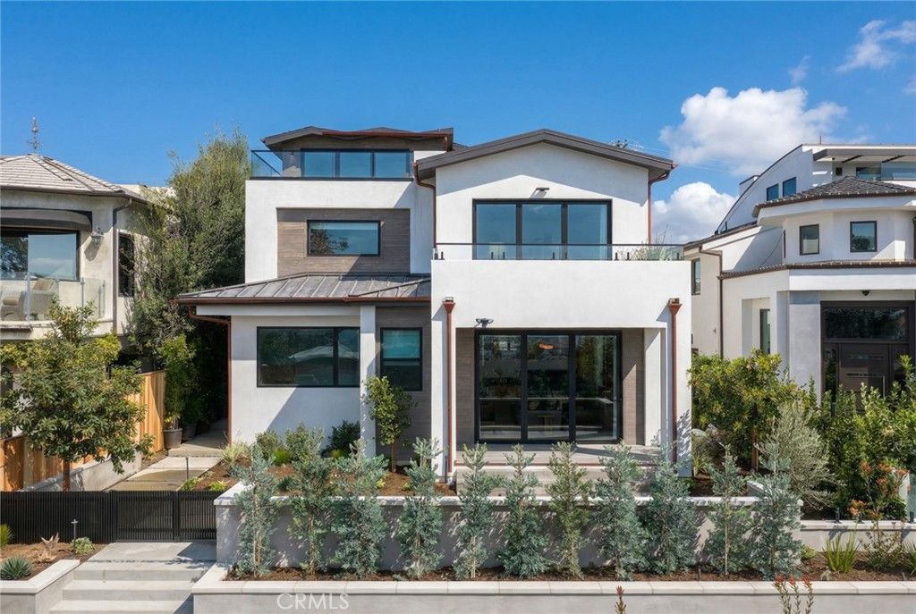 Photo of 2212 Cliff Drive, Newport Beach, CA 92663 (MLS # NP26052410)