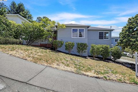 Photo of 5040 Pierpoint Ave Ave, Oakland, CA 94602 (MLS # 41107505) Photo of 5040 Pierpoint Ave Ave, Oakland, CA 94602 (MLS # 41107505)