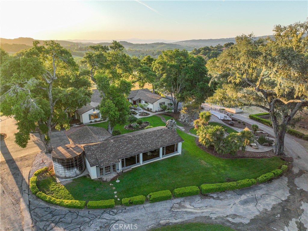 5161 Vineyard Drive