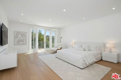 Tiny photo for 2205 Canyonback Road, Los Angeles, CA 90049 (MLS # 25590893)