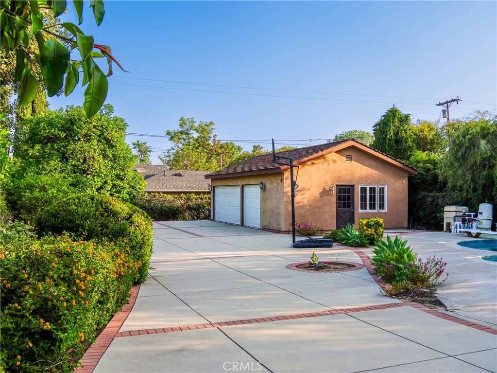 2880 Duarte Road