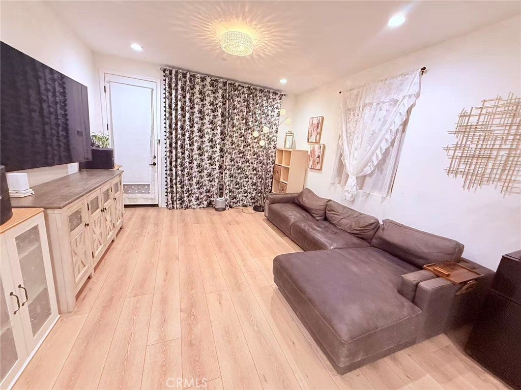 7599 Botany St, Chino CA 91708