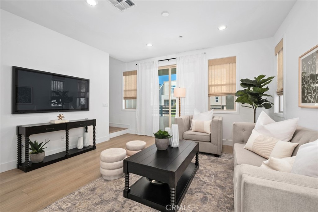 Oasis (OSIS) - Residential