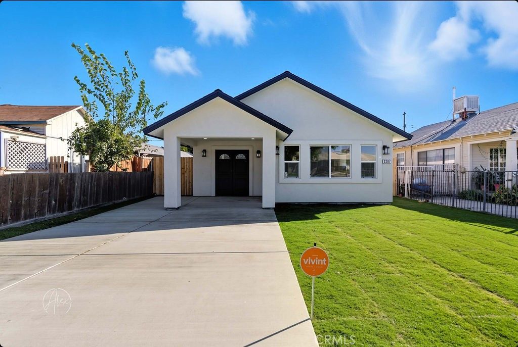 Photo of 2207 Verde Street, Bakersfield, CA 93304 (MLS # SR25238643)