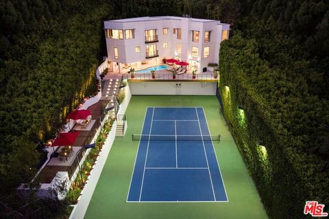 9240 Warbler Way Los Angeles CA 90069